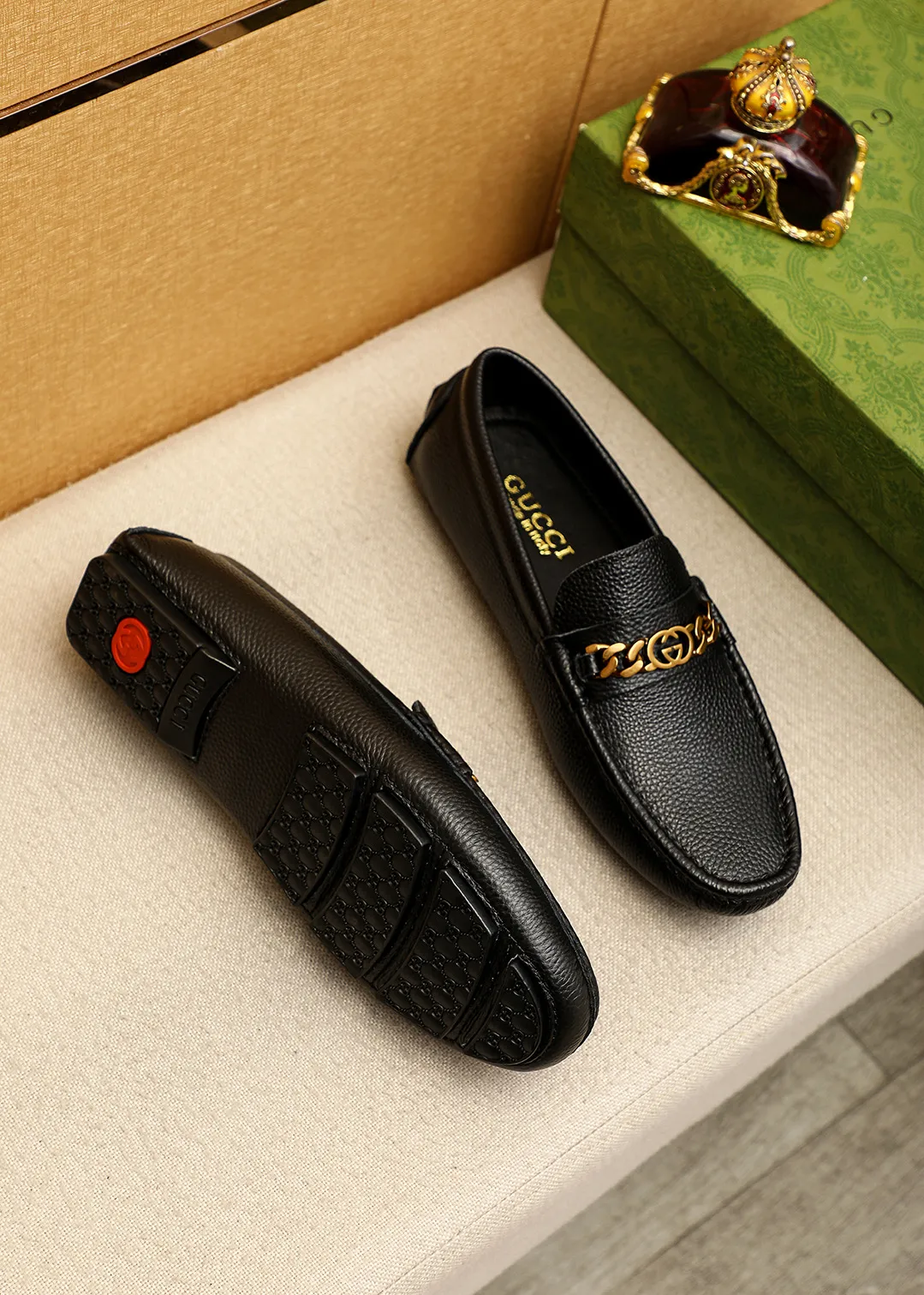 Men's shoes 💰420 💐 Product trademark: GUCCI "Gucci" Doudou shoes Regular size: 38-44 (45🉑️customized) Product materials: Selected imported first-layer pebbled cowhide leather upper + luxury hardware buckle, imported sheep 🐑 leather lining. Strong three-dimensional visual effect, original outsole color: 2 colors available